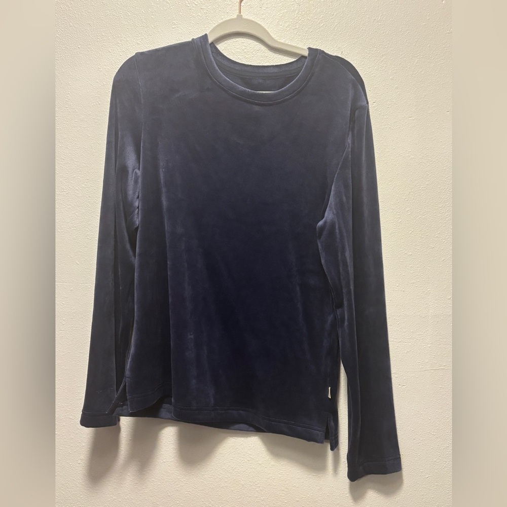 NWT UGG velvet long sleeve sweater Sz small - Picture 2 of 4